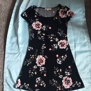 Short floral summer dress. Never worn.